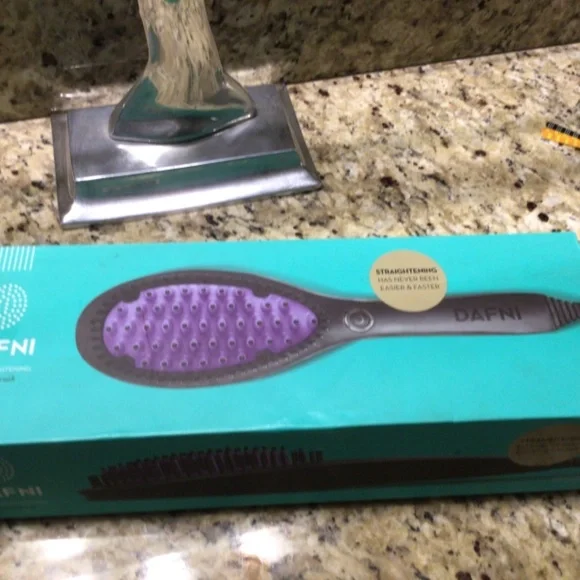 DAFNI hair straightener ceremaic brush - Picture 3 of 3